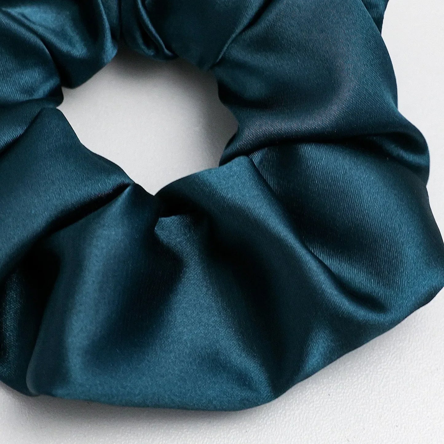 Grand Elastique en Satin pour cheveux