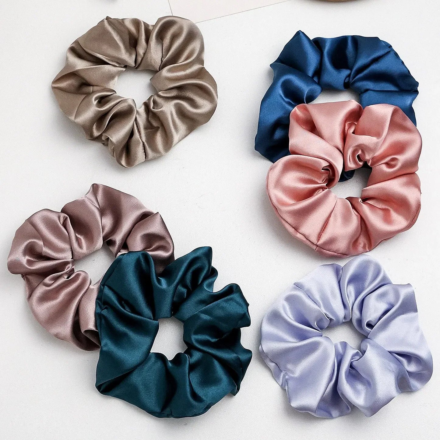Grand Elastique en Satin pour cheveux